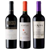 GRAN TRIO N°10: 1x Vino Santa Ema Gran Reserva Merlot 750cc + 1x Vino Koyle Gran Reserva Cabernet Sauvignon 750cc + 1x Vino Caiti Gran Reserva Carmenere 750cc