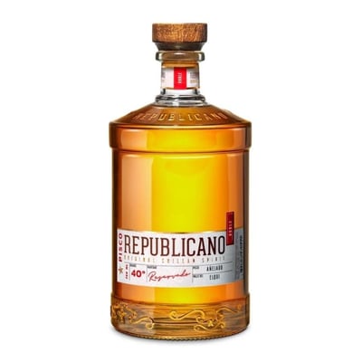 Pisco Republicano añejado en roble botella 750 cc