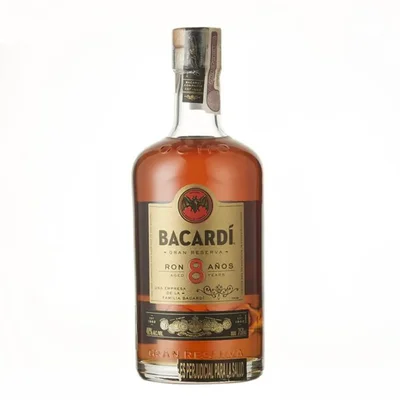 Ron Bacardi 8 años 40° 750cc
