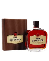 Ron Defensor Style 18 años x 700ml