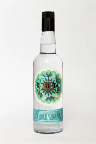 Vodka RABOTA tapa negra transpartente (700 ml)